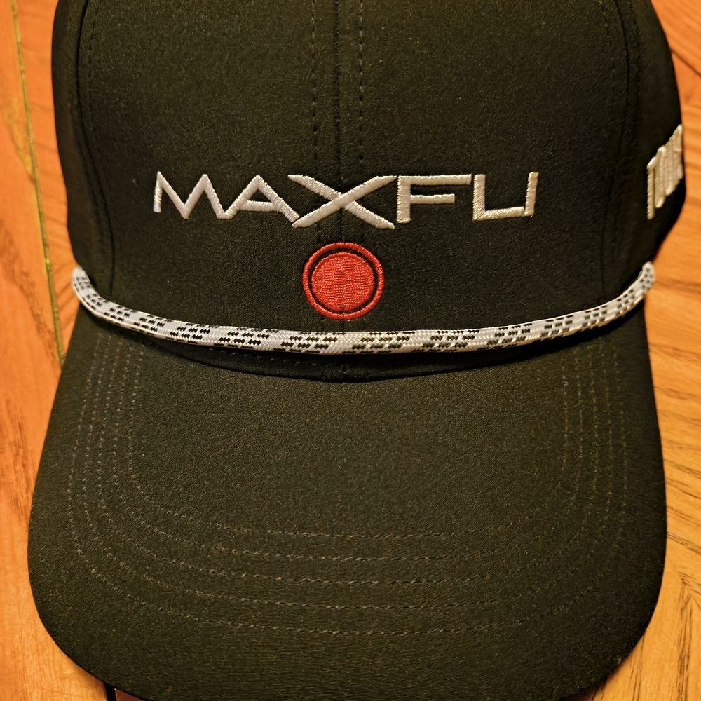 Maxfu Black Cap with Red Detail